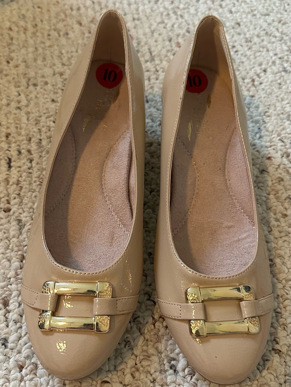 Aerosoles Heel Rest Patent Nude Low Heal Shoes with Gold Buckle
